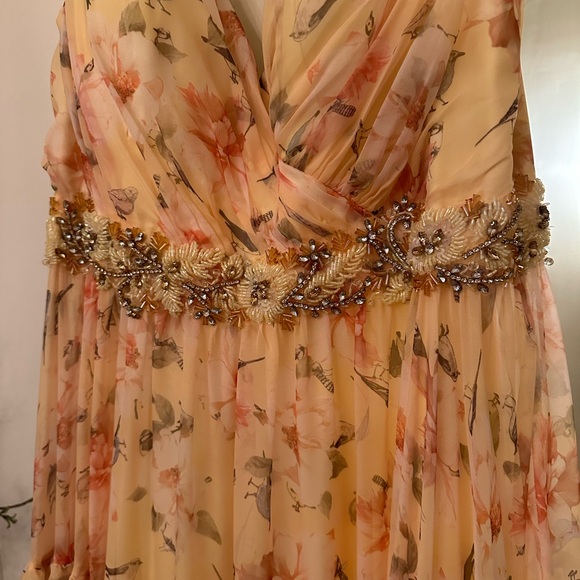 Mac Duggal Floral Tiered Gown - Picture 4 of 6